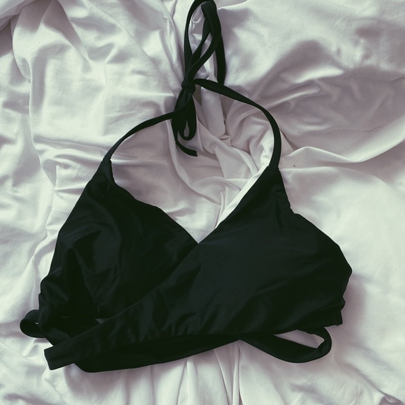 Hollister padded halter wrap bikini top - Picture 1 of 2